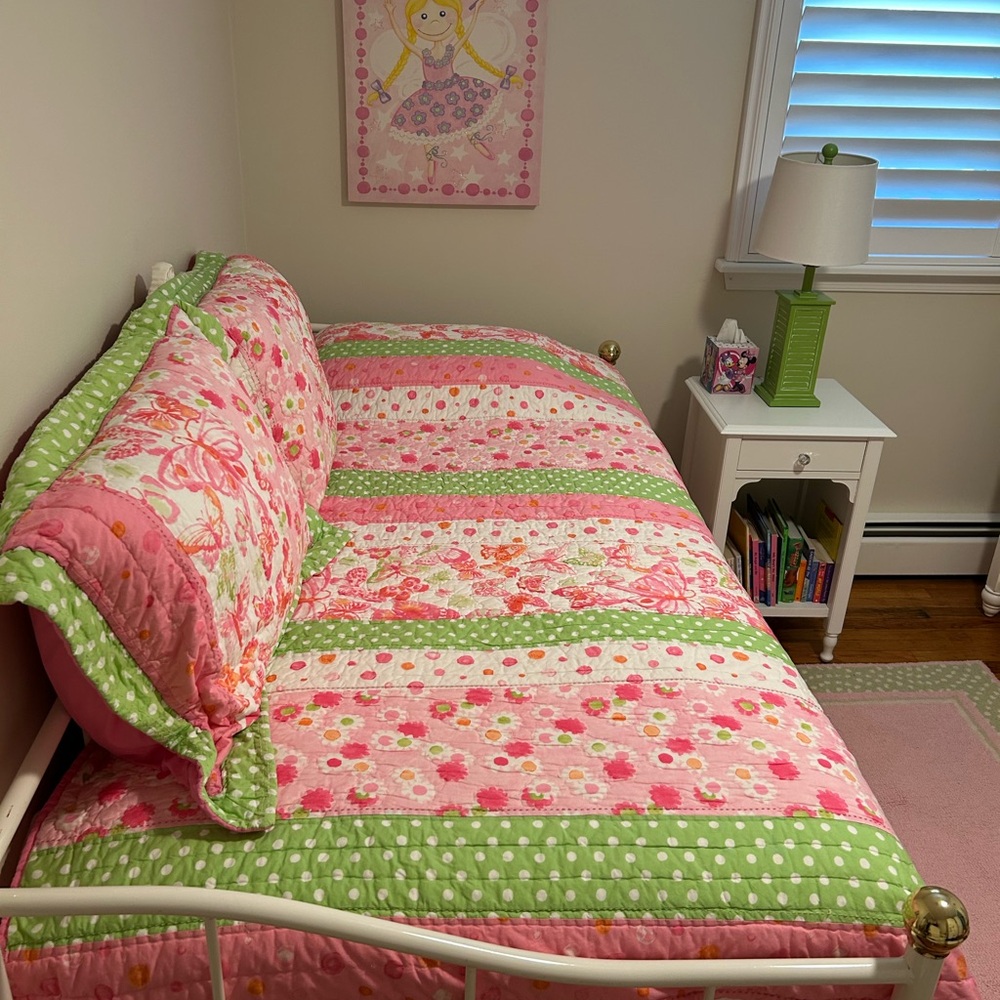 Twin Pottery Barn Kids Pink and Green Floral Quilt & Shams